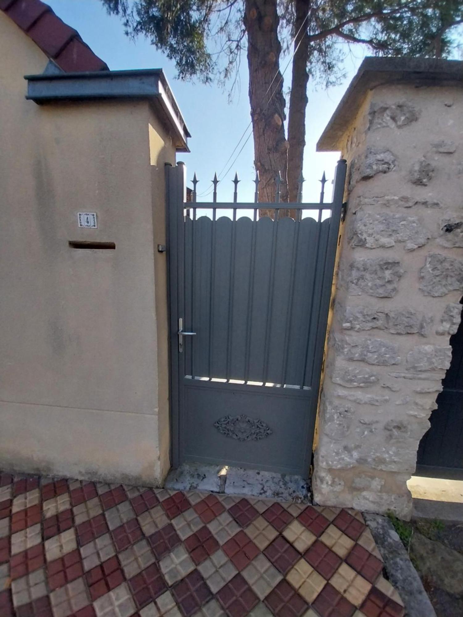 Le Prieure Reposant Hotel Port-Villez Exterior photo